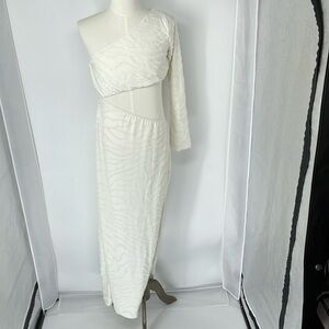 single sleeve cut out maxi dress in off white Entro Single Shoulder Maxi Dress Featuring Open Cut Out At Side In Off White Medium